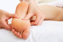 Gesundheitsvorsorge mit Fußreflexzonen-Massage
